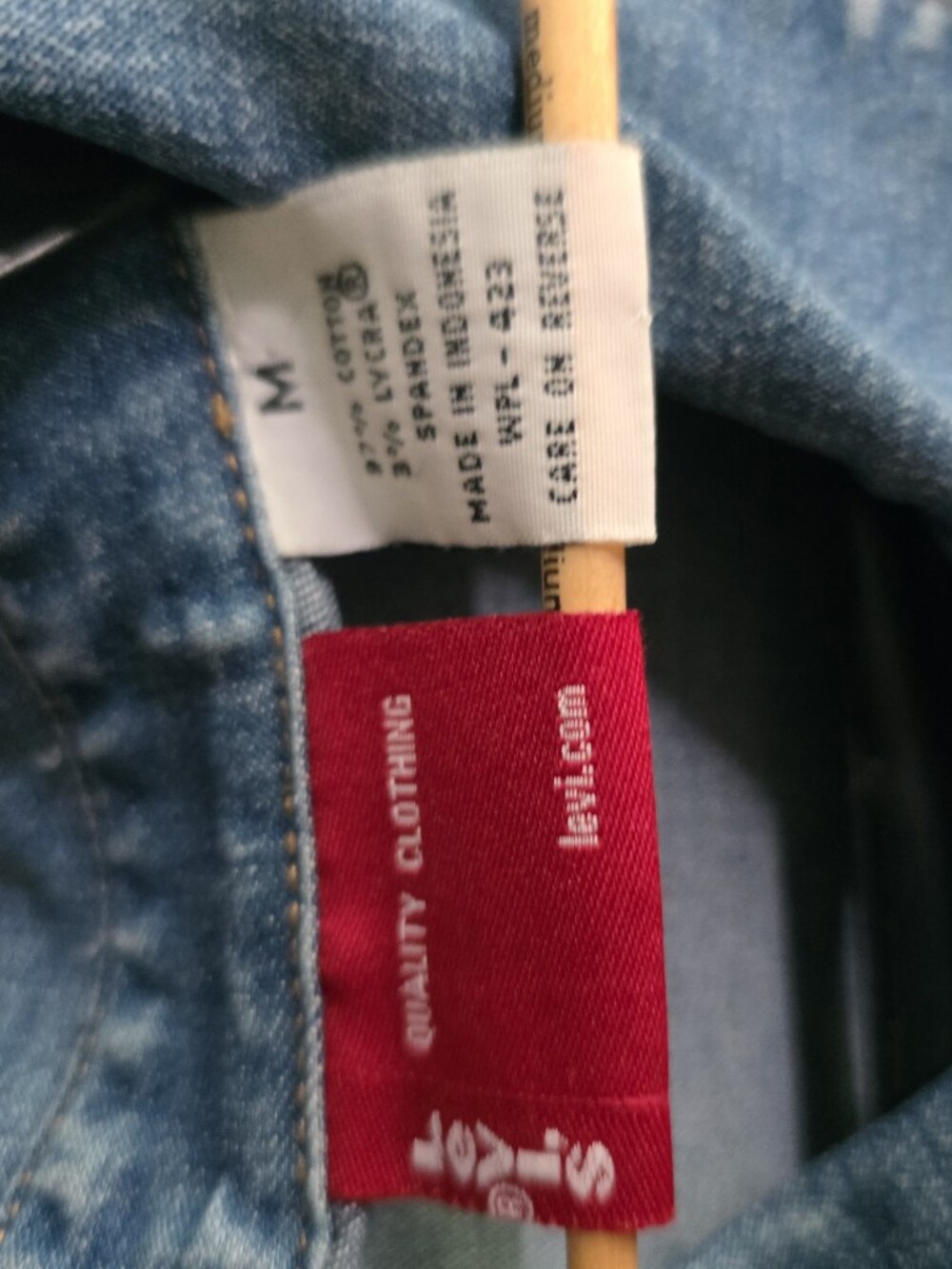 Levi's Blue Denim Button-Down Shirt - Picture 13 of 15